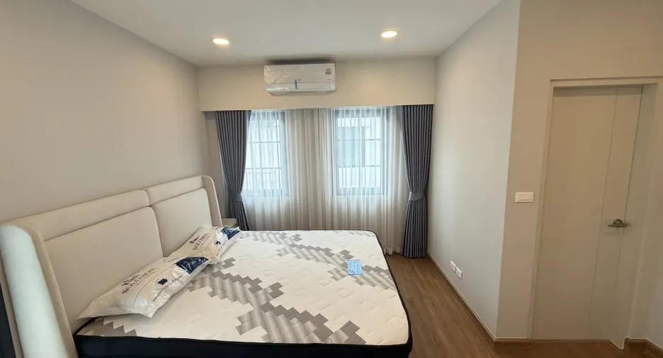 Аренда 4 спальни дом в Bang Phli, Самутпракан