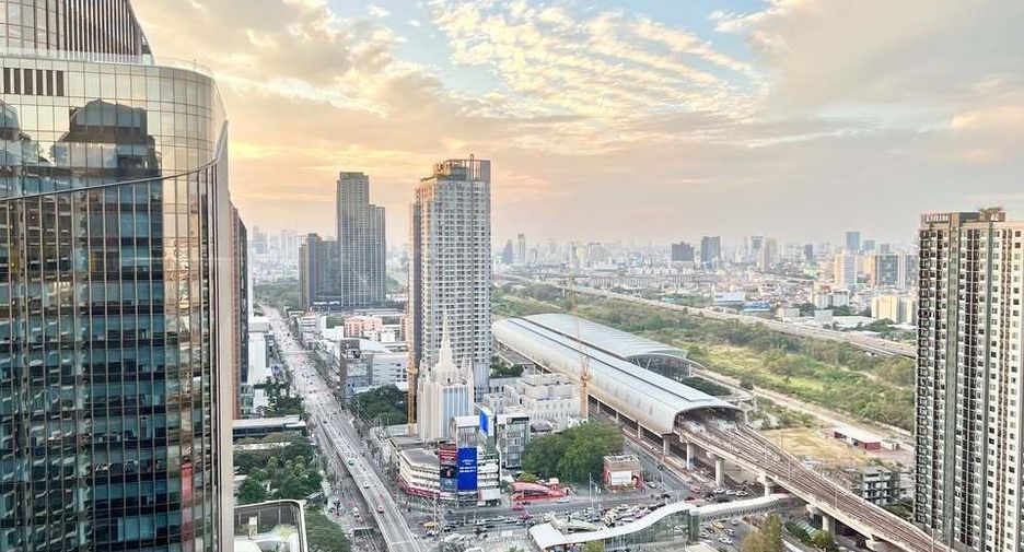 For rent 1 bed condo in Watthana, Bangkok