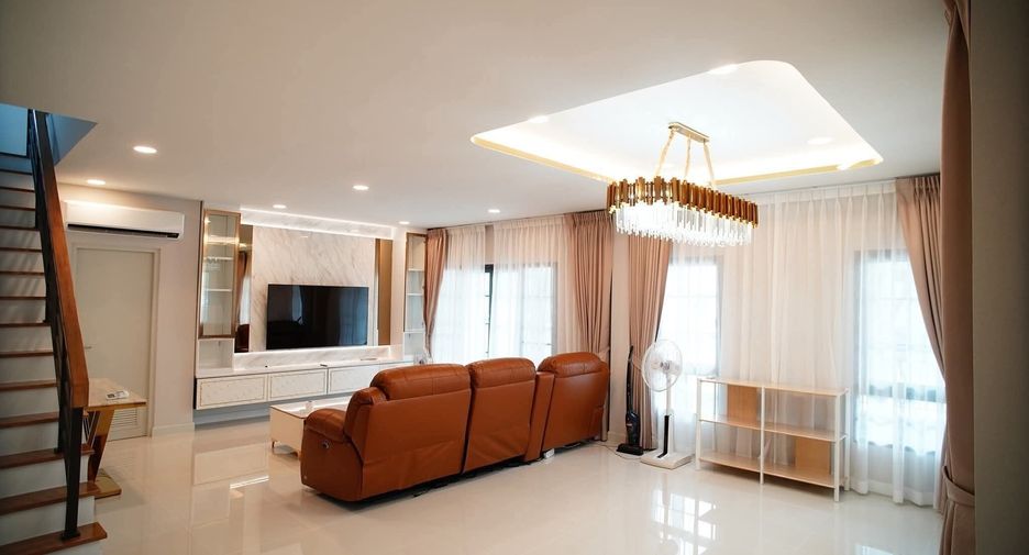 Casa en alquiler de 4 habitaciones en Bang Phli, Samut Prakan