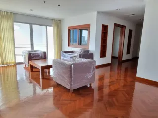 Apartamento en alquiler de 3 habitaciones en Sathon, Bangkok
