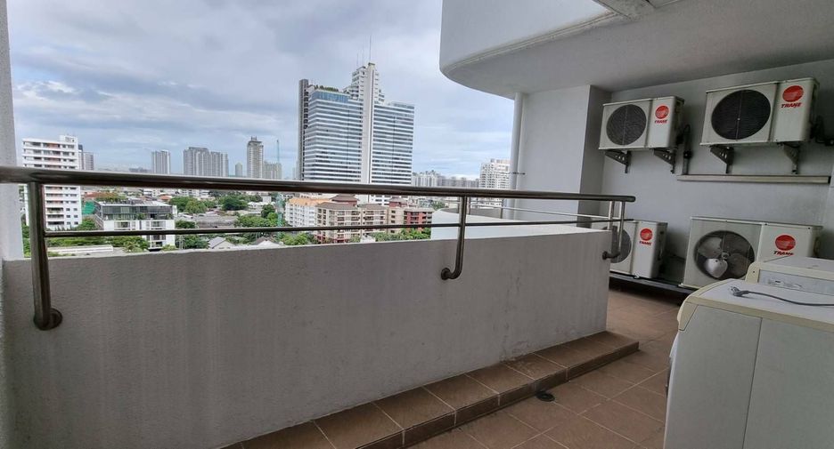 For rent 3 bedrooms apartment in Sathon, Bangkok