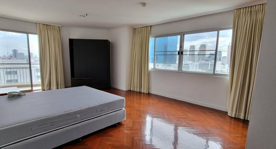 For rent 3 bedrooms apartment in Sathon, Bangkok