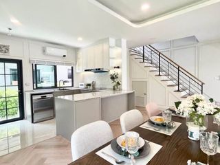 Casa en alquiler de 4 habitaciones en Bang Phli, Samut Prakan