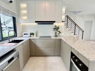 Casa en alquiler de 4 habitaciones en Bang Phli, Samut Prakan