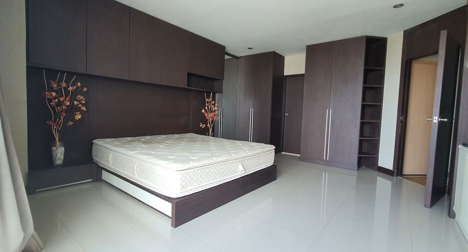 For rent 2 bedrooms condo in Bang Na, Bangkok