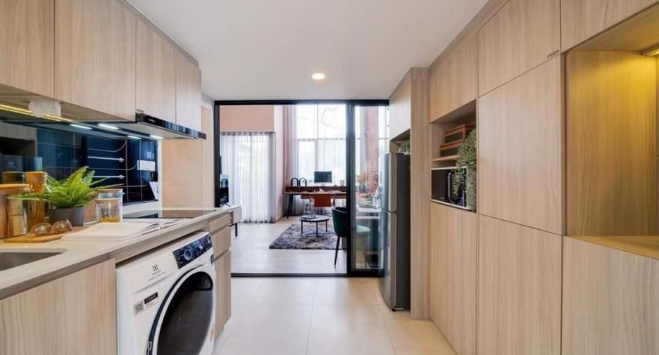 For sale 1 bed condo in Mueang Samut Prakan, Samut Prakan