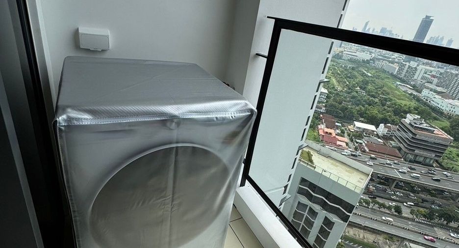 Wohnung zur Miete mit 1 Zimmer in Huai Khwang, Bangkok