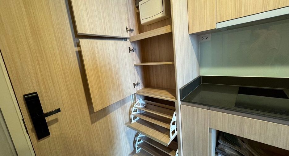 Wohnung zur Miete mit 1 Zimmer in Huai Khwang, Bangkok