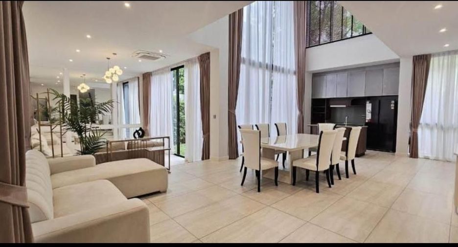 For rent 4 bedrooms house in Bang Kapi, Bangkok