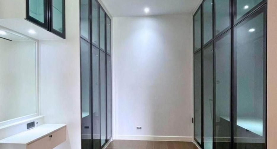 For rent 4 bedrooms house in Bang Kapi, Bangkok