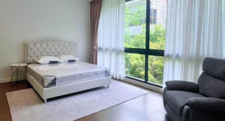 For rent 4 bedrooms house in Bang Kapi, Bangkok