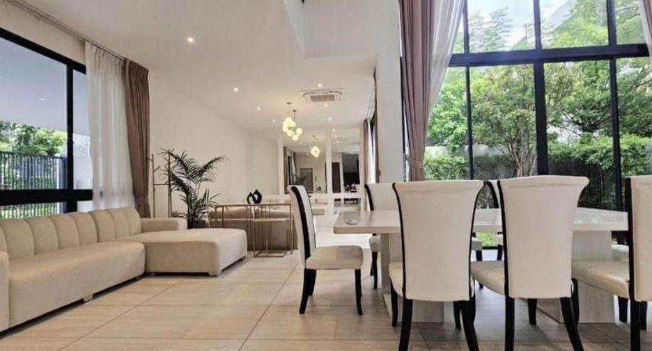 For rent 4 bedrooms house in Bang Kapi, Bangkok