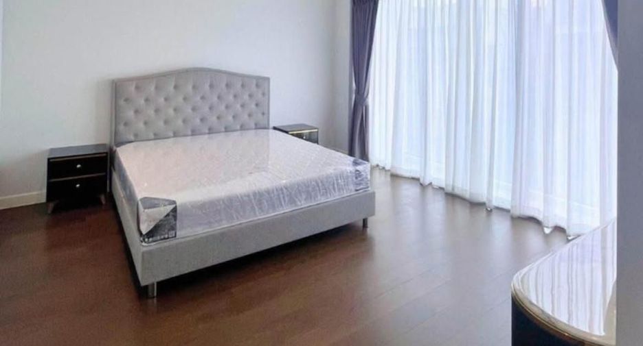 For rent 4 bedrooms house in Bang Kapi, Bangkok