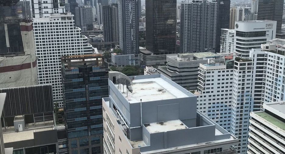 For rent 1 bed condo in Watthana, Bangkok