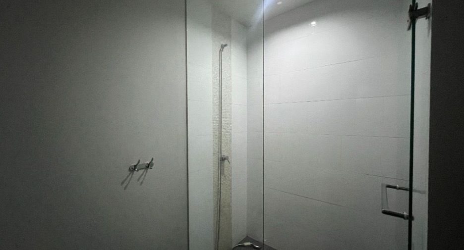 出售 2 卧室 公寓 在 Yan Nawa, 曼谷