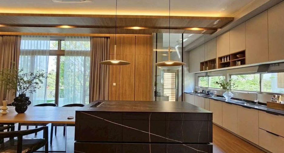 Haus zur Miete mit 3 Zimmer in Saphan Sung, Bangkok