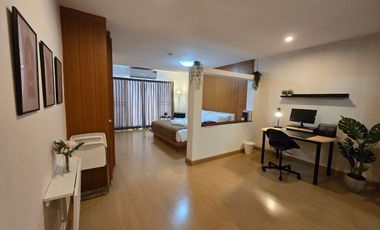 À louer studio condo à Khlong Toei, Bangkok