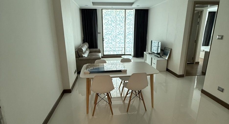 For rent 2 bedrooms condo in Watthana, Bangkok