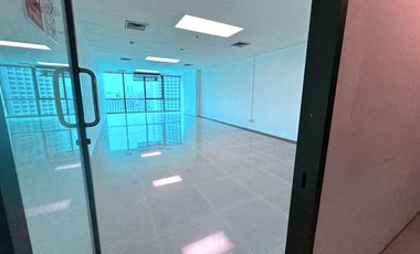Büro zur Miete in Huai Khwang, Bangkok