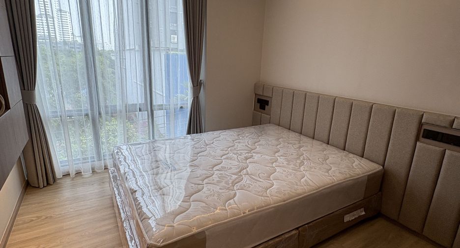 For rent 2 bedrooms apartment in Watthana, Bangkok