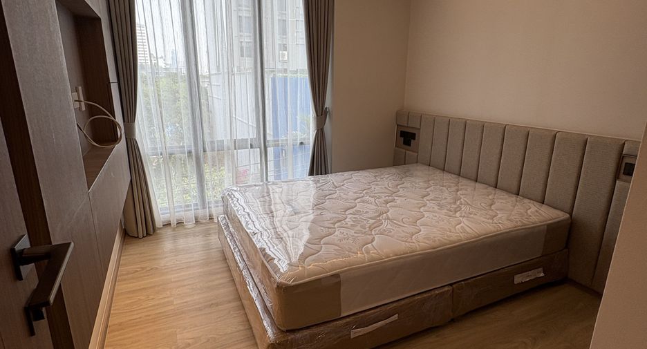 For rent 2 bedrooms apartment in Watthana, Bangkok