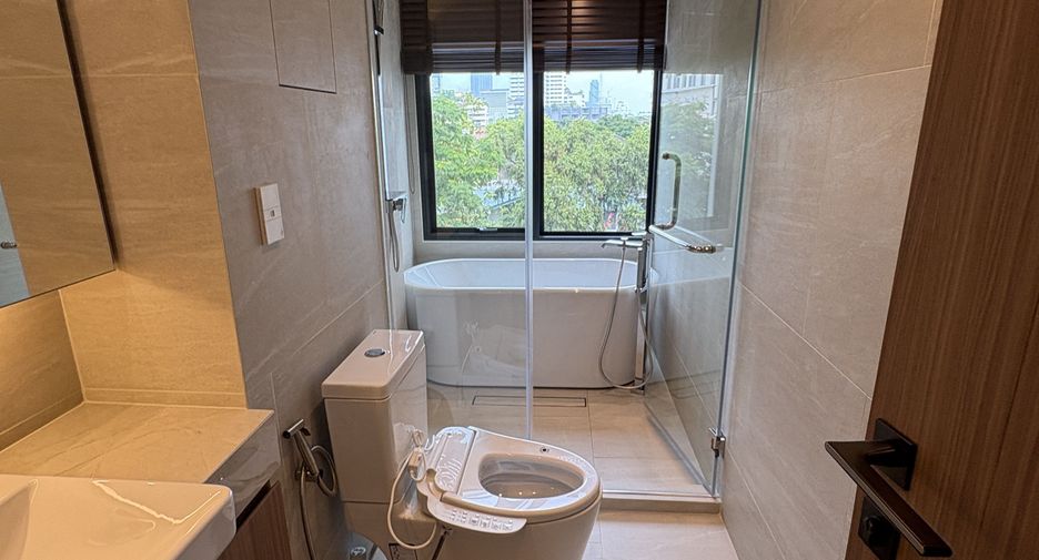 For rent 2 bedrooms apartment in Watthana, Bangkok