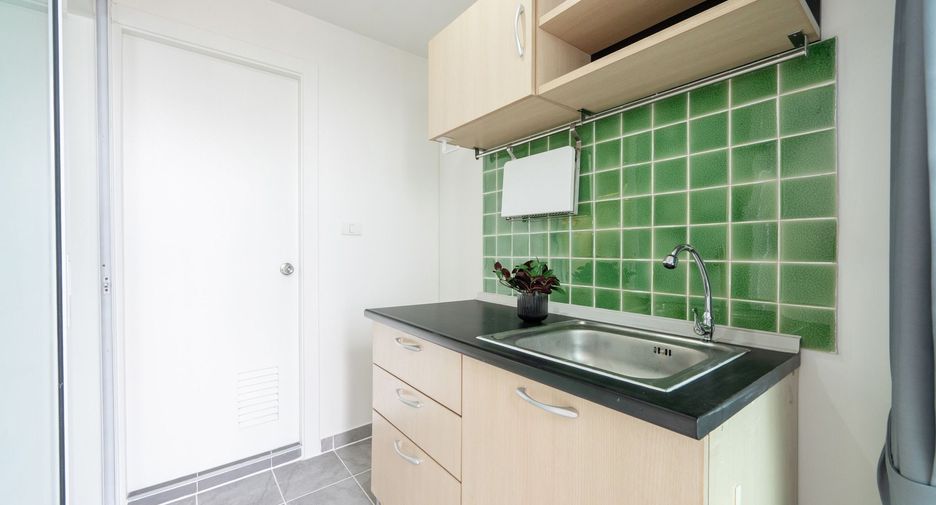 For sale studio condo in Phra Khanong, Bangkok