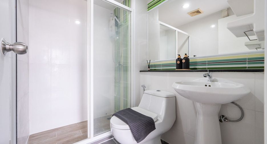 For sale studio condo in Phra Khanong, Bangkok