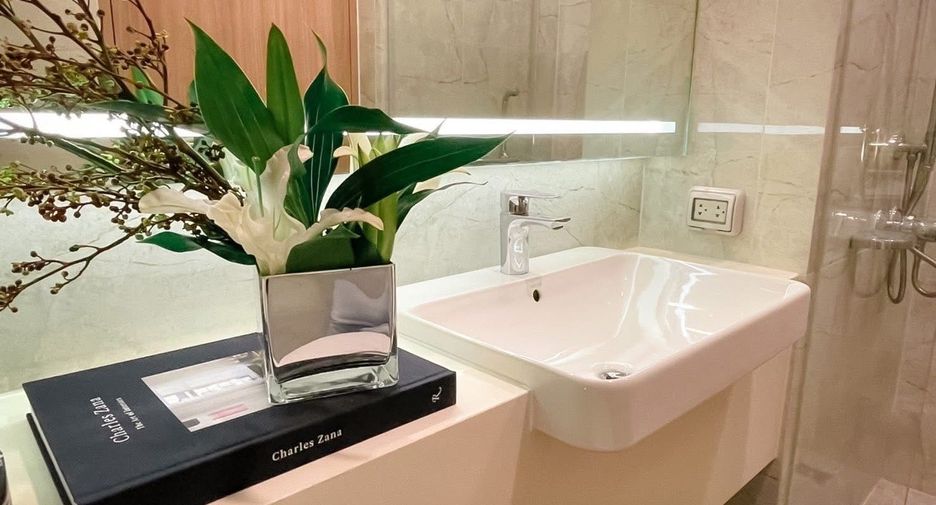 For rent 2 ベッドルーム condo in Watthana, Bangkok