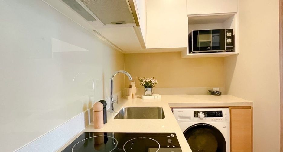 For rent 2 ベッドルーム condo in Watthana, Bangkok