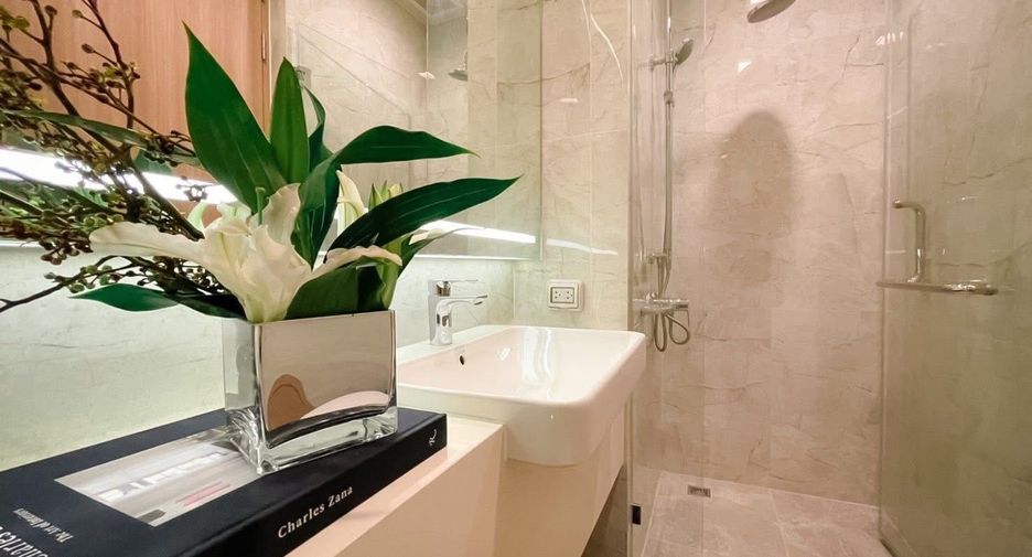 For rent 2 ベッドルーム condo in Watthana, Bangkok