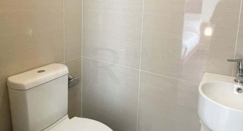 For rent studio condo in Khlong Toei, Bangkok
