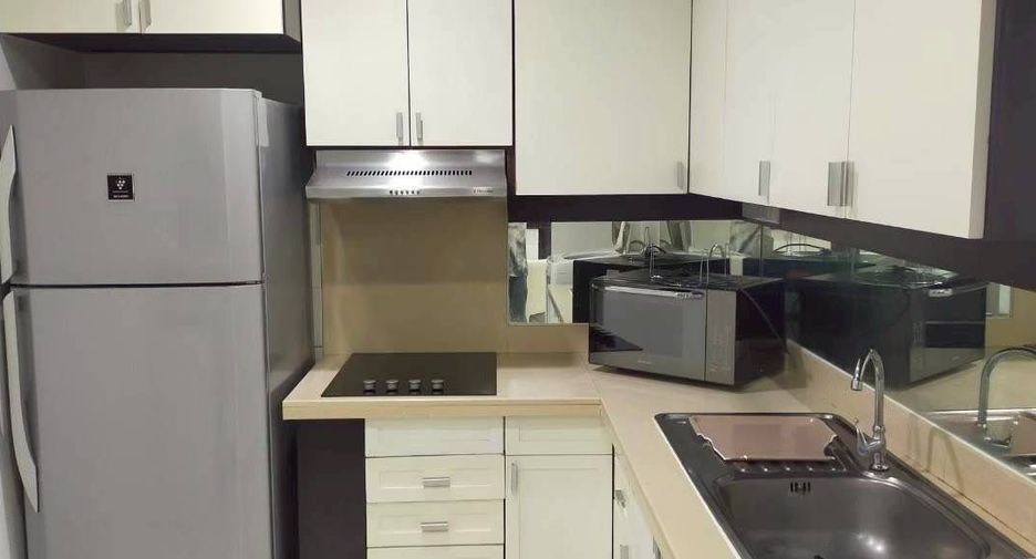 For rent 2 bedrooms condo in Khlong Toei, Bangkok
