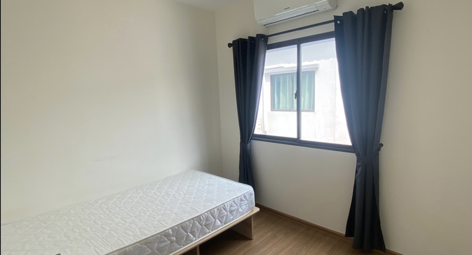 For rent 3 bedrooms townhouse in Prawet, Bangkok