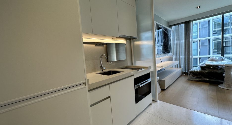 For rent 1 bed condo in Watthana, Bangkok