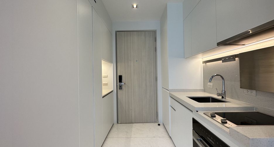 For rent 1 bed condo in Watthana, Bangkok