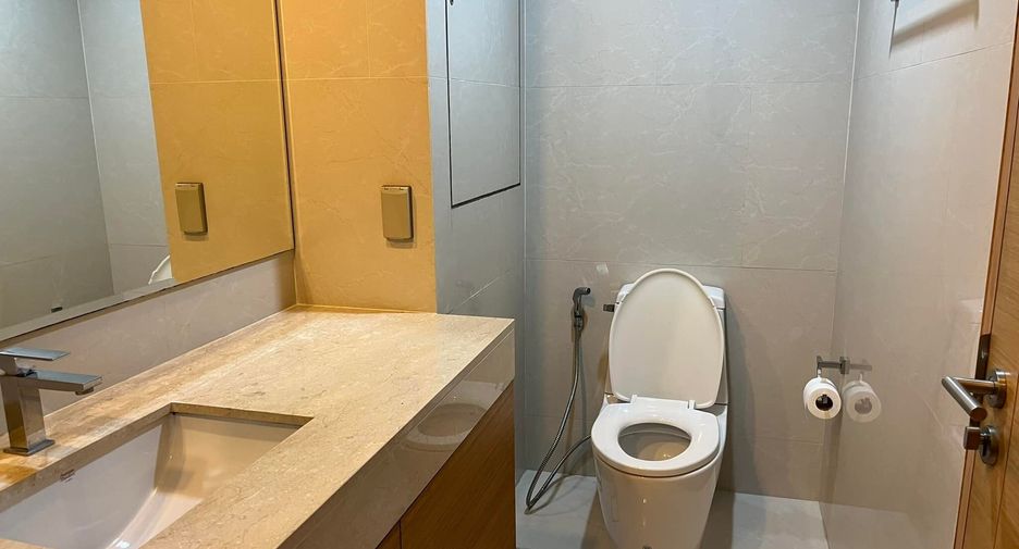 For rent 1 bed condo in Yan Nawa, Bangkok