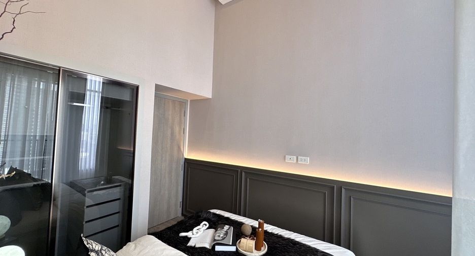 For rent 2 bedrooms condo in Huai Khwang, Bangkok