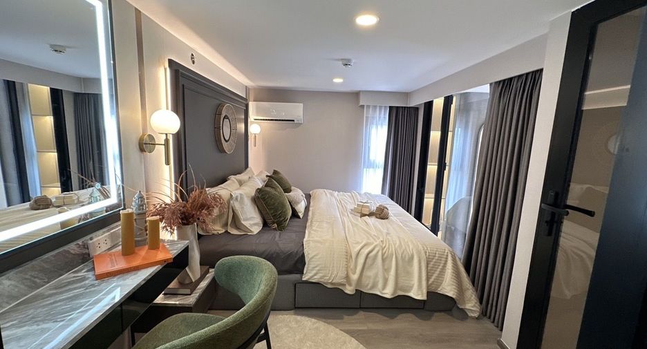 For rent 2 bedrooms condo in Huai Khwang, Bangkok