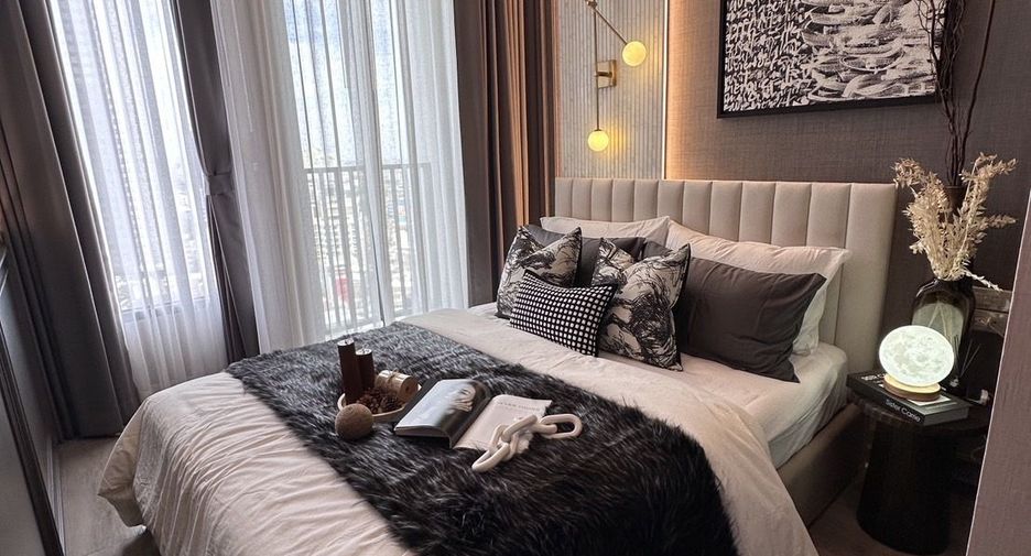 For rent 2 bedrooms condo in Huai Khwang, Bangkok