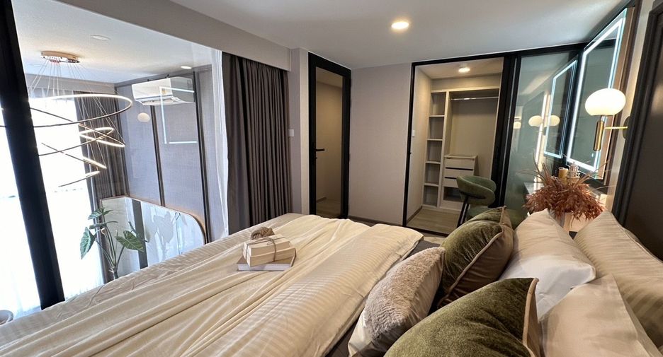 For rent 2 bedrooms condo in Huai Khwang, Bangkok