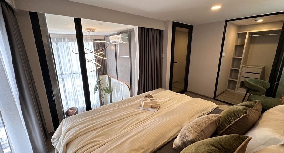 For rent 2 bedrooms condo in Huai Khwang, Bangkok