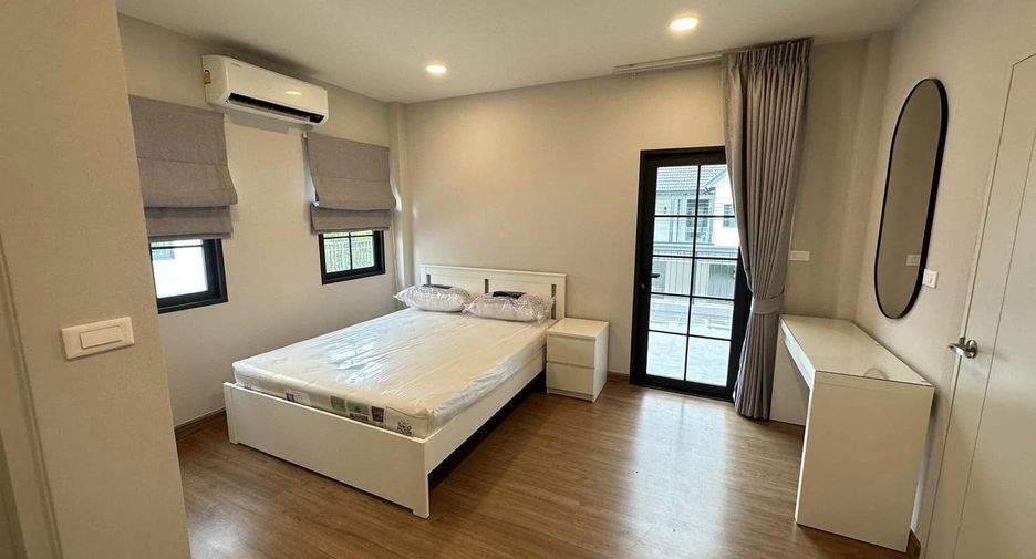 À louer 4 chambres maison à Bang Phli, Samut Prakan