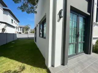 Haus zur Miete mit 3 Zimmer in Bang Phli, Samut Prakan