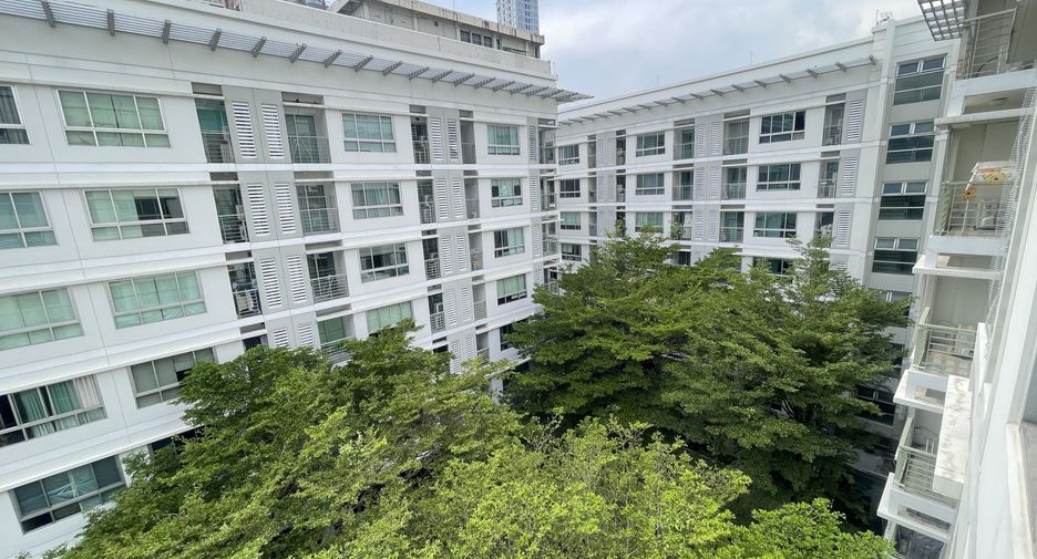 For sale 2 bedrooms condo in Phra Khanong, Bangkok