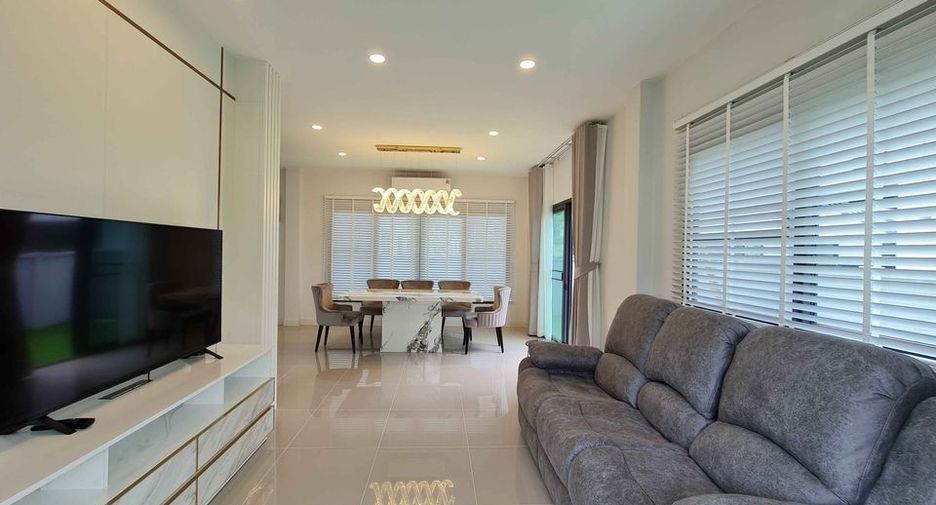 Casa en alquiler de 3 habitaciones en Bang Phli, Samut Prakan