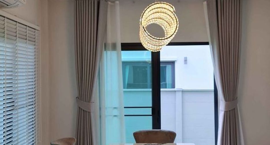 Casa en alquiler de 3 habitaciones en Bang Phli, Samut Prakan