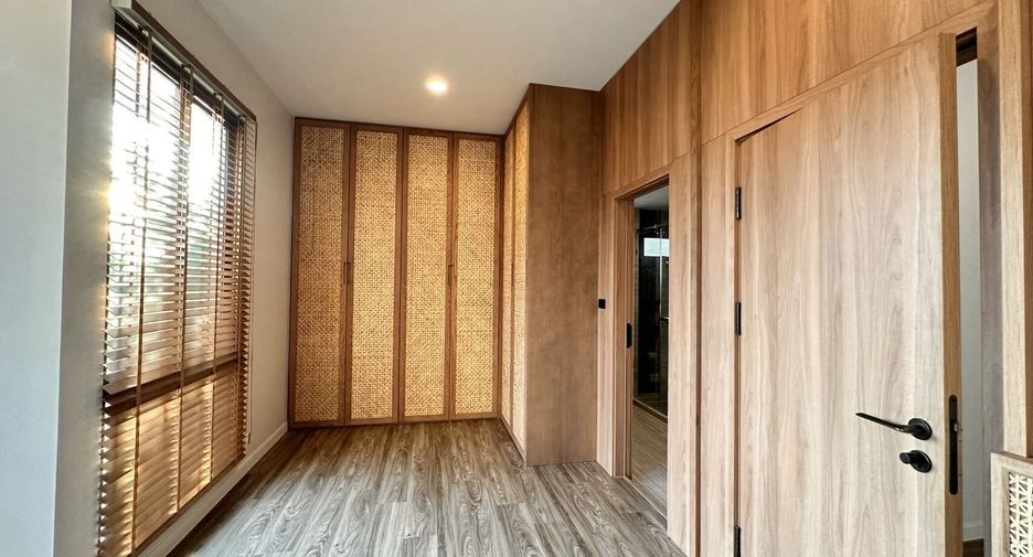 Haus zur Miete mit 4 Zimmer in Bang Kapi, Bangkok