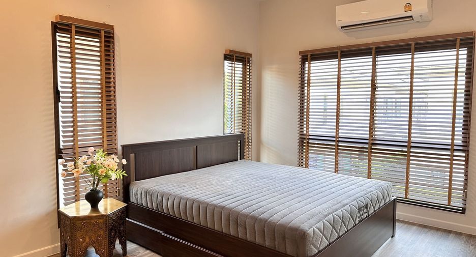 Haus zur Miete mit 4 Zimmer in Bang Kapi, Bangkok