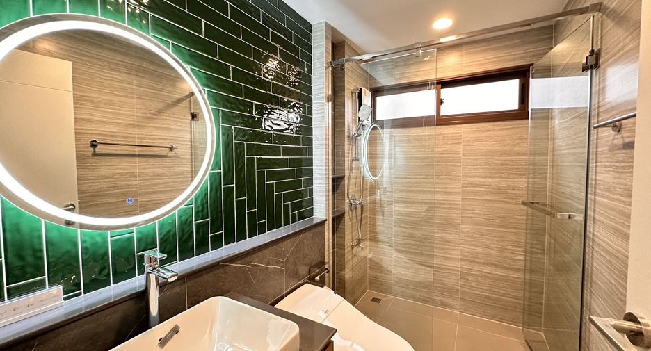 Haus zur Miete mit 4 Zimmer in Bang Kapi, Bangkok